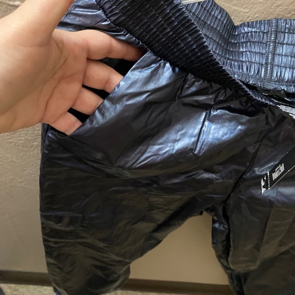 VICTORIA SECRET SPORTS NAVY BLUE PUFFY PANTS - Picture 4 of 7